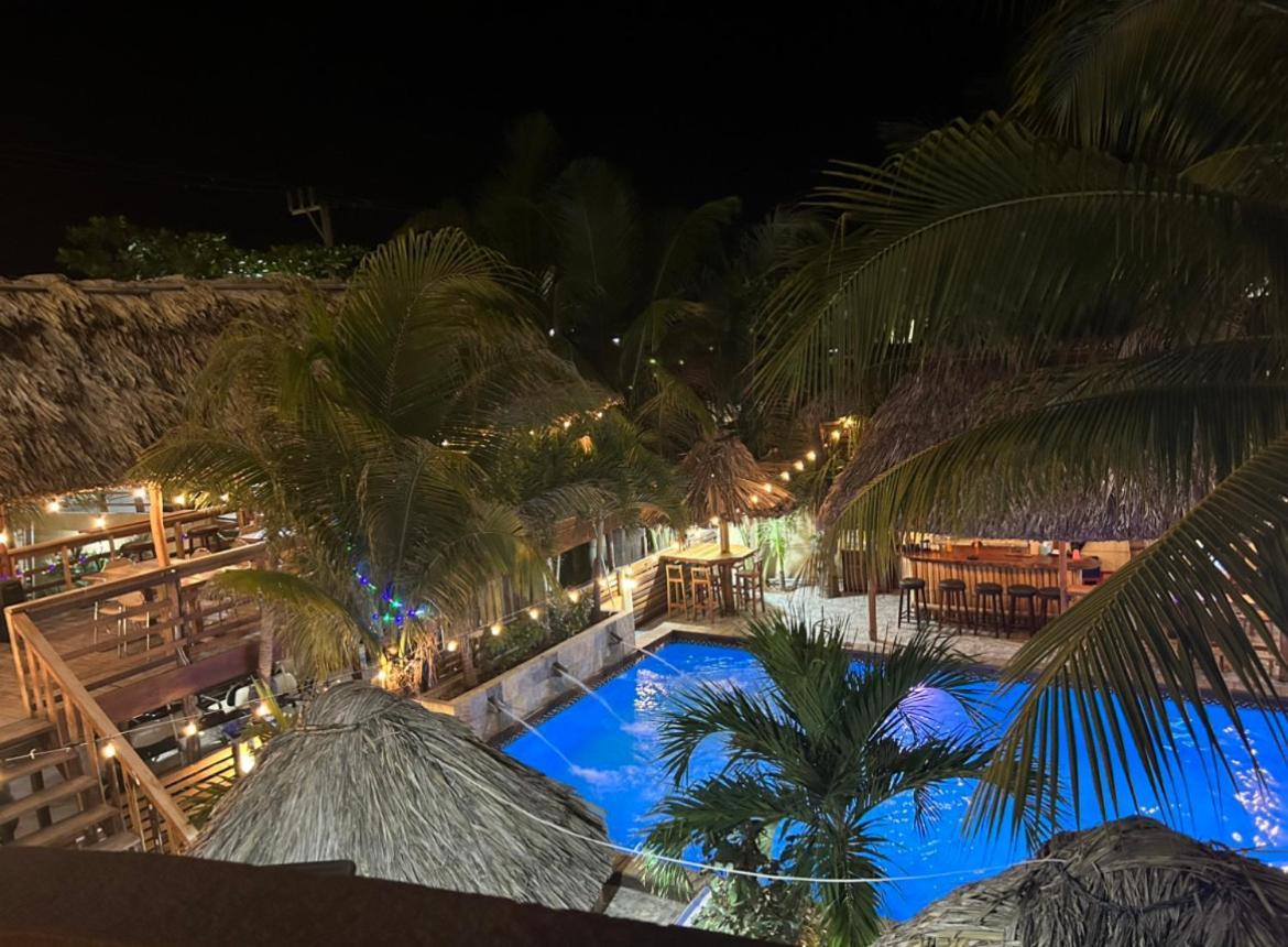 Tropical Palace Hotel San Pedro  Exteriör bild